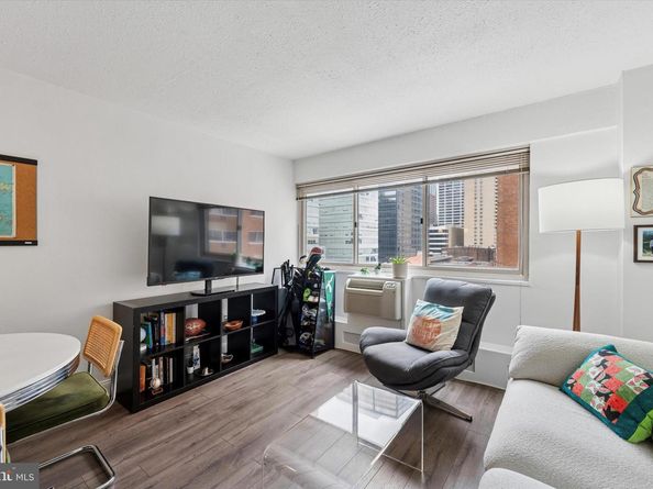 2101 Chestnut Street 819, Philadelphia PA 19103