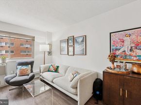 2101 Chestnut Street 819, Philadelphia PA 19103