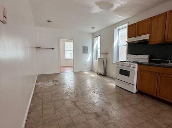 1833 S 5TH Street, Philadelphia PA 19148