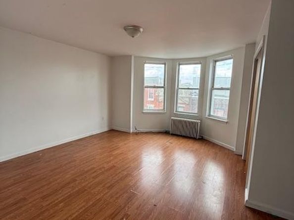 1833 S 5TH Street, Philadelphia PA 19148