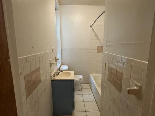 1833 S 5TH Street, Philadelphia PA 19148