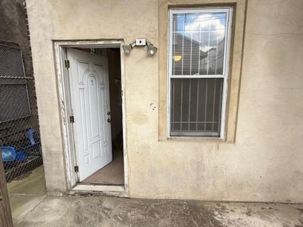 1833 S 5TH Street, Philadelphia PA 19148