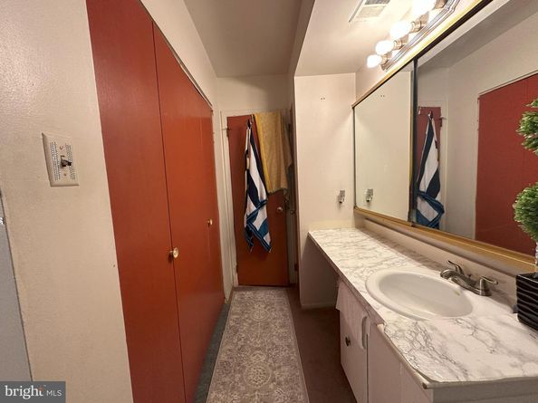 7525 Calvert Street, Philadelphia PA 19152