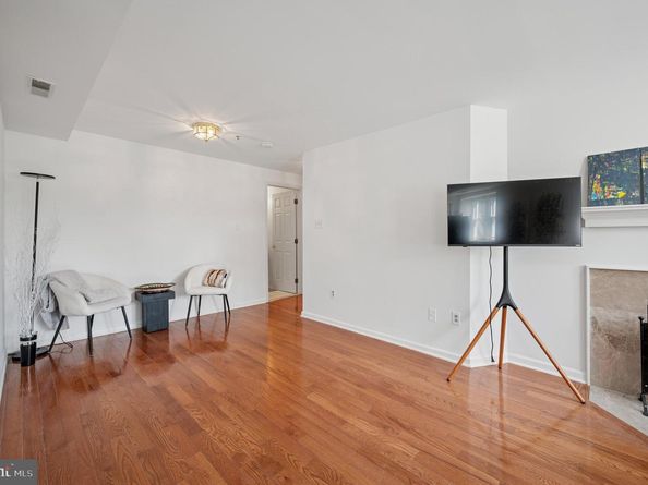 237 W Montgomery Ave 1Q, Haverford PA 19041