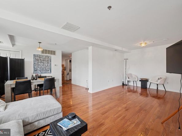237 W Montgomery Ave 1Q, Haverford PA 19041