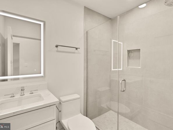 507 L Street NE 3B, Washington DC 20002