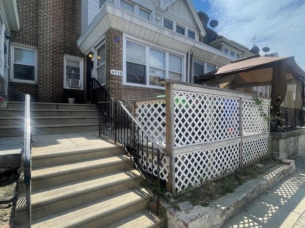 6710 Guyer Avenue, Philadelphia PA 19142