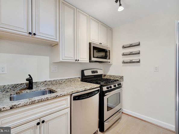 2725 39TH Street NW 307, Washington DC 20007