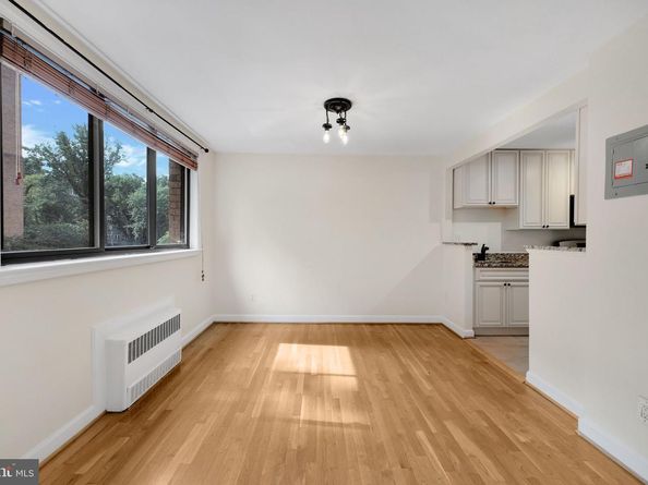 2725 39TH Street NW 307, Washington DC 20007