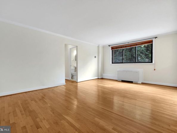 2725 39TH Street NW 307, Washington DC 20007
