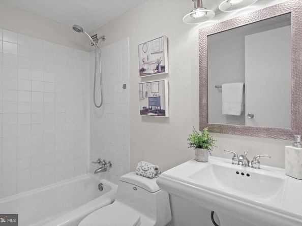 1260 21st Street NW 108, Washington DC 20036