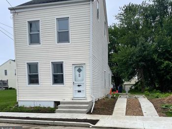 1417 E 13TH Street