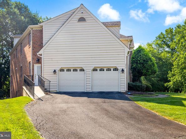 2407 Lellah Court, Dunn Loring VA 22027