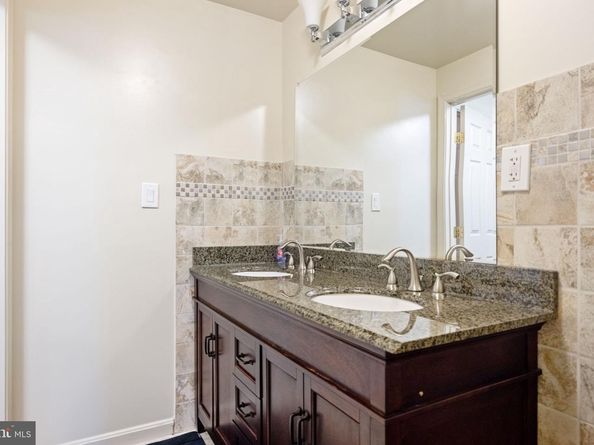 2407 Lellah Court, Dunn Loring VA 22027