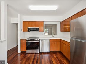 258 Coventry Square, Sterling VA 20164