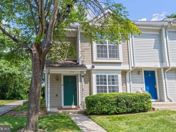 258 Coventry Square, Sterling VA 20164