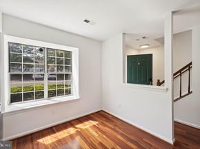258 Coventry Square, Sterling VA 20164