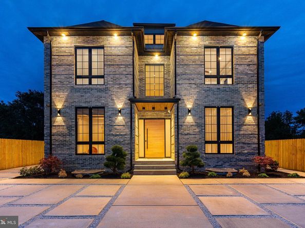9739 Krewstown Road, Philadelphia PA 19115