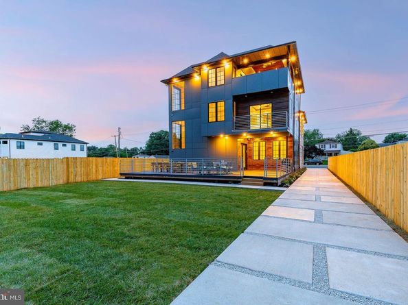 9739 Krewstown Road, Philadelphia PA 19115
