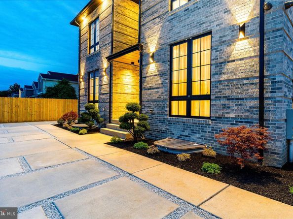 9739 Krewstown Road, Philadelphia PA 19115