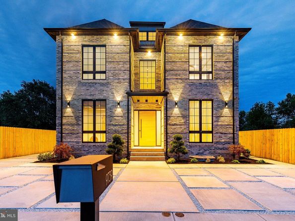 9739 Krewstown Road, Philadelphia PA 19115