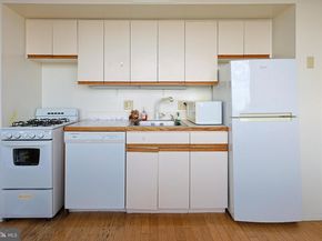 1326 Spruce Street 1602, Philadelphia PA 19107