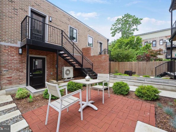 1744 Lanier Place NW 1, Washington DC 20009