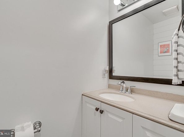 2115 N Lincoln Street, Arlington VA 22207