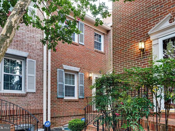 2115 N Lincoln Street, Arlington VA 22207