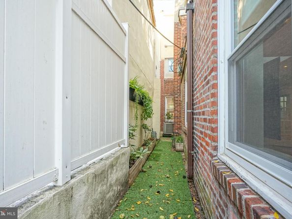 2314 South Street, Philadelphia PA 19146