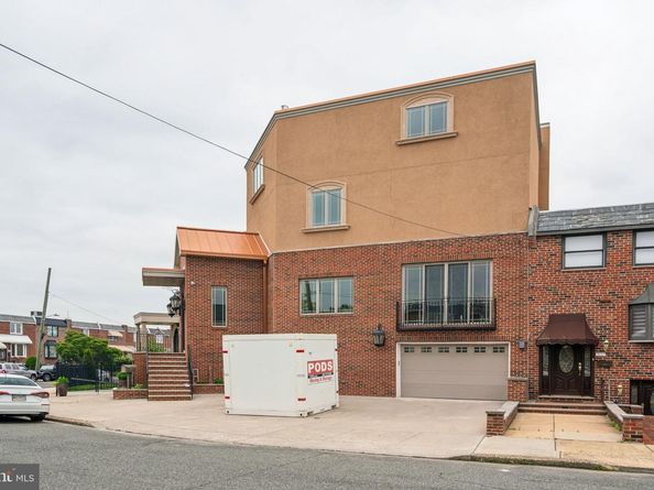 3135 S Uber Street, Philadelphia PA 19145