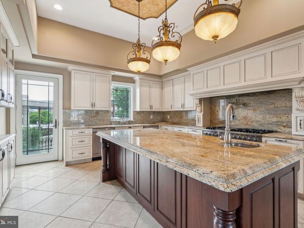 3135 S Uber Street, Philadelphia PA 19145