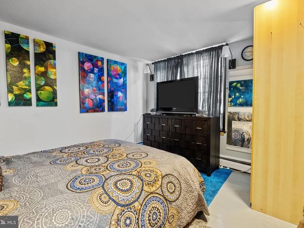 703 S 6TH Street, Philadelphia PA 19147