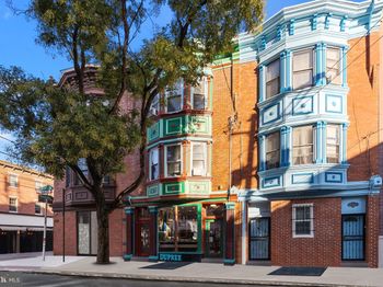 703 S 6TH Street