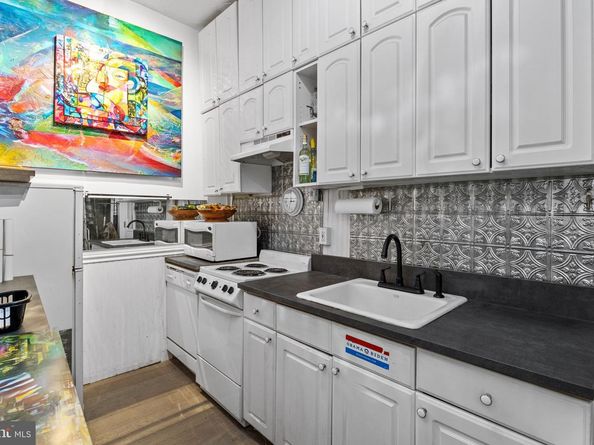 703 S 6TH Street, Philadelphia PA 19147