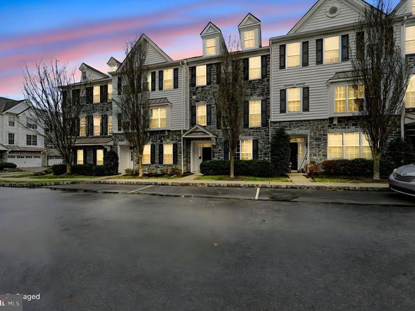 208 Jackdaw Alley 208, Media PA 19063