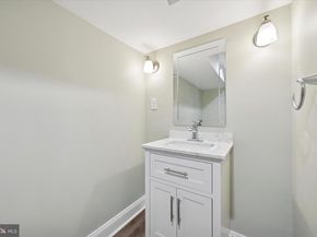 1002 11TH Avenue, Folsom PA 19033