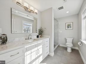 1002 11TH Avenue, Folsom PA 19033