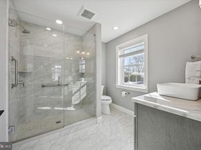 1002 11TH Avenue, Folsom PA 19033