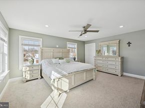 1002 11TH Avenue, Folsom PA 19033