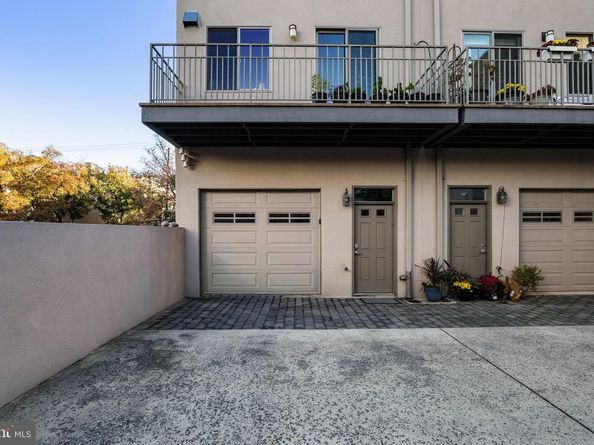 1929 Fitzwater Street, Philadelphia PA 19146