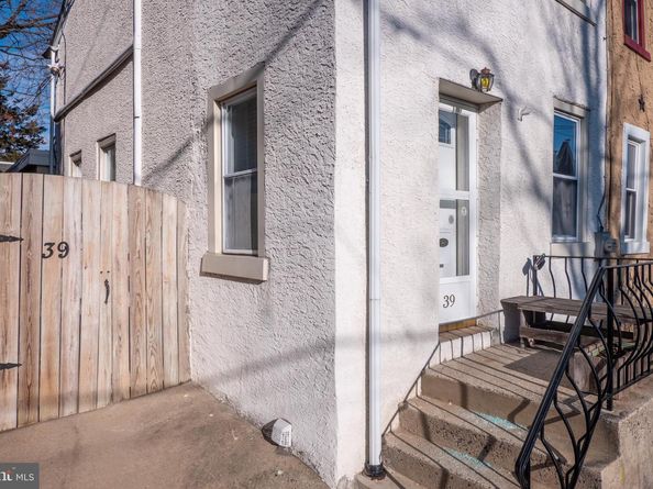 39 W Durham Street, Philadelphia PA 19119