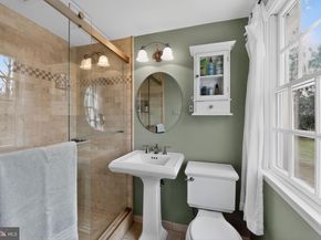 850 Farragut Road, Berwyn PA 19312