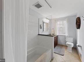 850 Farragut Road, Berwyn PA 19312