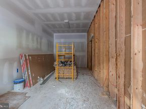 947 S 9TH Street, Philadelphia PA 19147