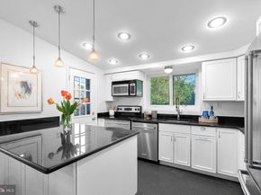 2954 Viewpoint Road, Alexandria VA 22314