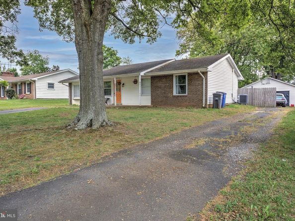 402 Williamsburg Road, Sterling VA 20164