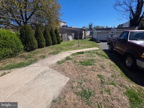 1245 E 11TH Street, Crum Lynne PA 19022