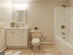 1260 Cobble Pond Way, Vienna VA 22182