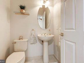 1260 Cobble Pond Way, Vienna VA 22182